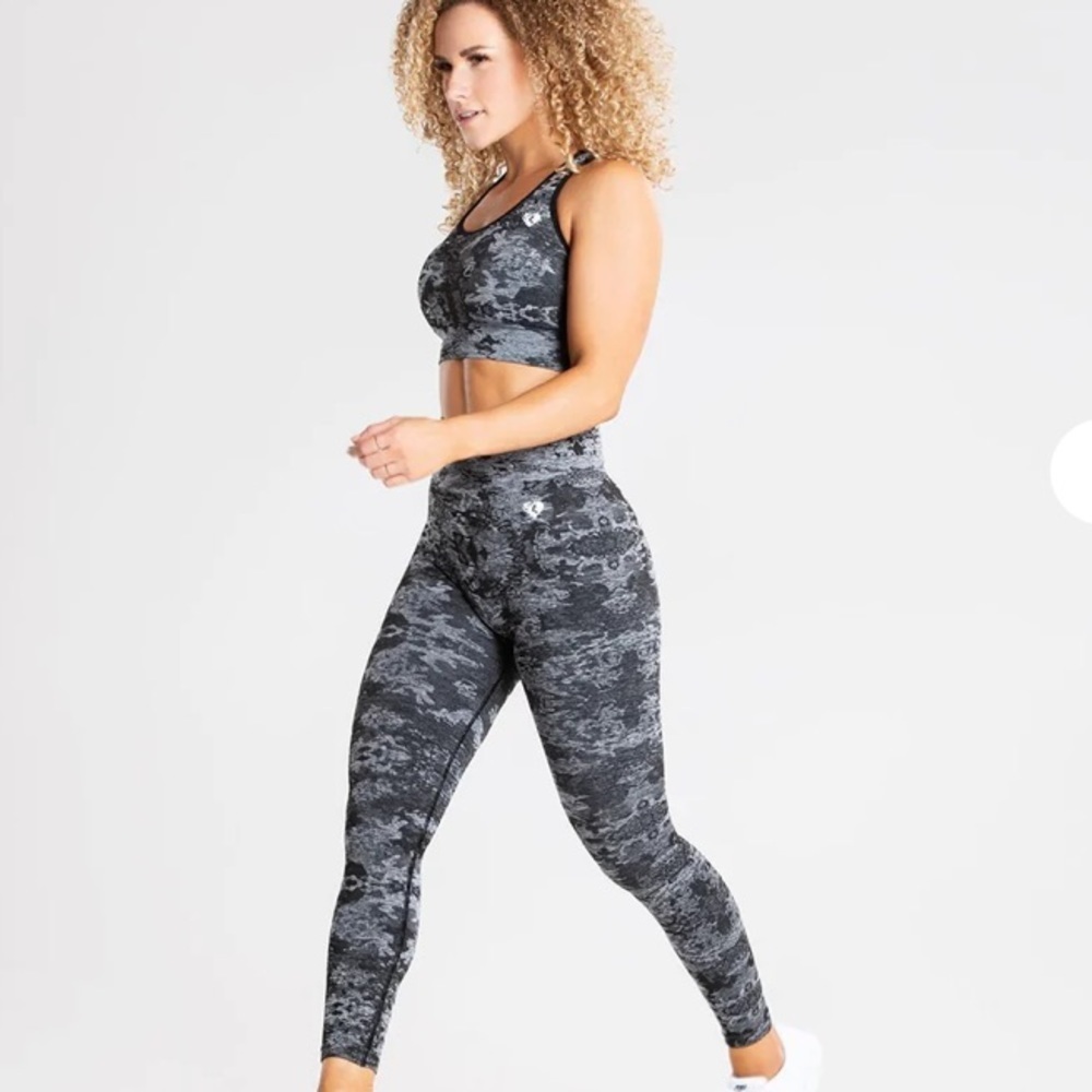 Women’s Best Wear Camo Seamless Leggings Gray Size Small